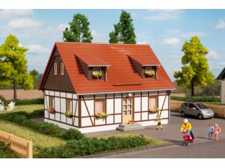 Auhagen HO 11453 Vrijstaand huis - Modeltreinshop