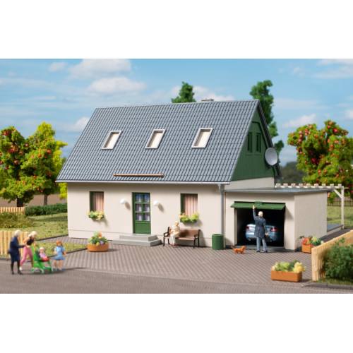 Auhagen HO 11454 Vrijstaand huis met garage - Modeltreinshop