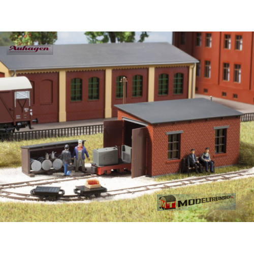 Auhagen H0 41708 Smalspoor Loods met Tankstation - Modeltreinshop