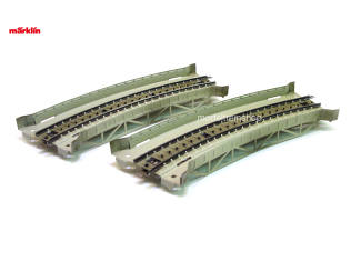 Marklin M Rail H0 7167 2x Gebogen oprit, brug van metaal - Modeltreinshop