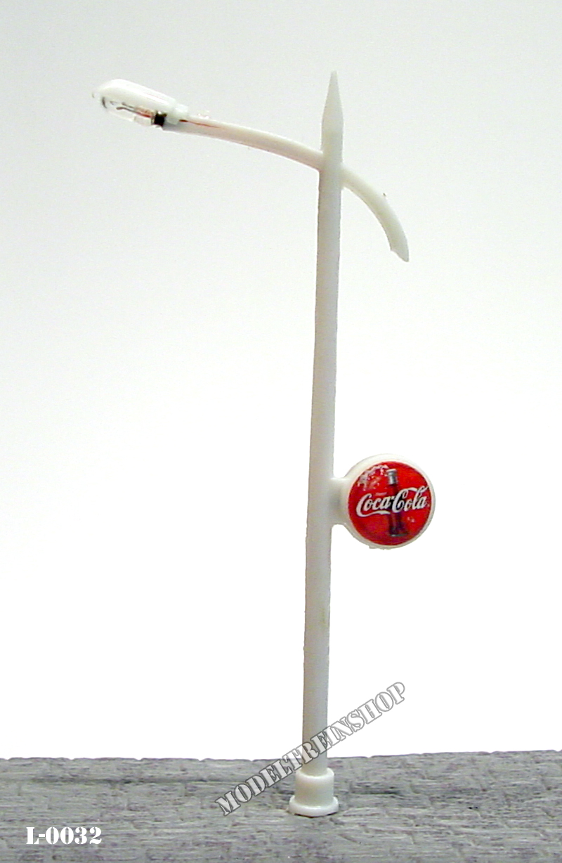 L-0032 H0 - Lantaarnpaal 6V met Coca Cola bord - Modeltreinshop