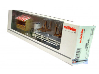 Marklin H0 48408 Lage boordwagenwagen met remhuisje met lading kerstkraam Kerst 2008 - Modeltreinshop