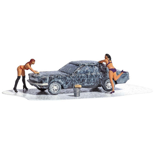 Busch H0 aktie set 7824 Car Wash 2 vrouwen in bikini die een auto wassen - Modeltreinshop