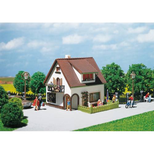 Faller HO 130200 Huis met Dakkapel - Modeltreinshop