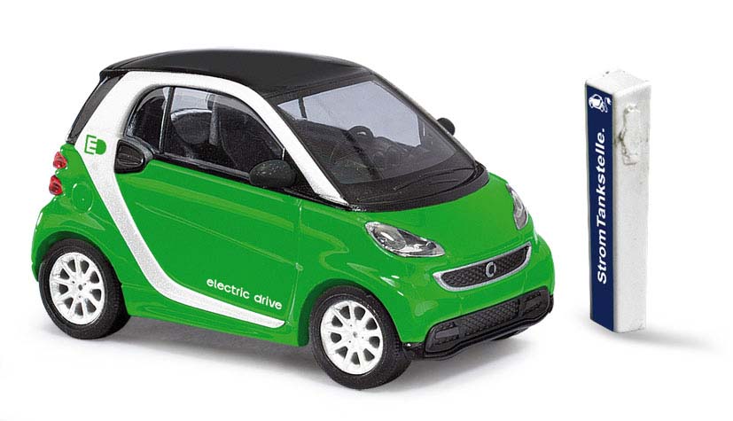 Busch H0 46225 Smart Fortwo Coupé Elektrisch rijden Groen - met laadpaal - Modeltreinshop