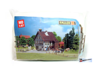 Faller HO 130280 Huis met Ooievaarsnest - Modeltreinshop