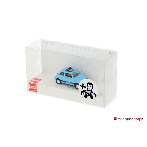 Busch H0 48735 Fiat 500 met bestuurder en hond - licht blauw - Modeltreinshop