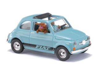 Busch H0 48735 Fiat 500 met bestuurder en hond - licht blauw - Modeltreinshop