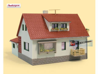 Auhagen H0 12222 Huis met garage - Modeltreinshop