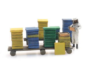 Artitec H0 387.477 Bijenkasten met Imker - Modeltreinshop