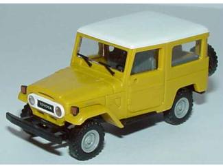 Busch H0 Toyota Land Cruiser J4 met Hardtop Oker geel - Modeltreinshop