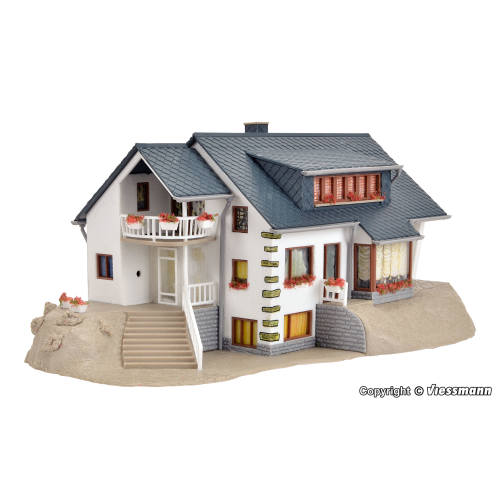 Vollmer HO 43711 Huis aan het meer - Modeltreinshop