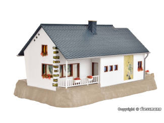 Vollmer HO 43711 Huis aan het meer - Modeltreinshop