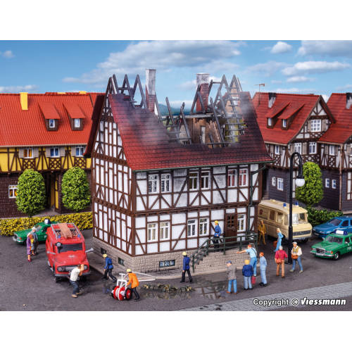 Vollmer HO 43728 Brandend huis - Modeltreinshop