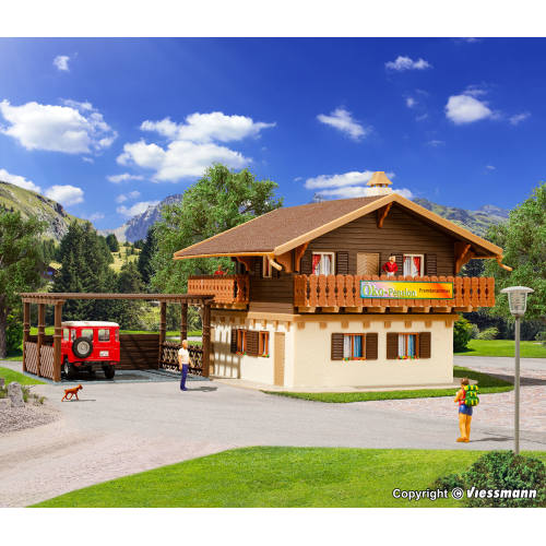 Vollmer HO 43961 Pension met carport - Modeltreinshop