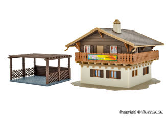 Vollmer HO 43961 Pension met carport - Modeltreinshop