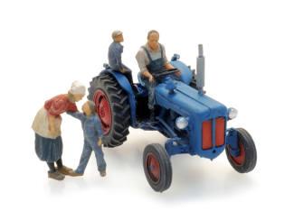 Artitec H0 5870026 Boerenfamilie op de tractor 3x - Modeltreinshop