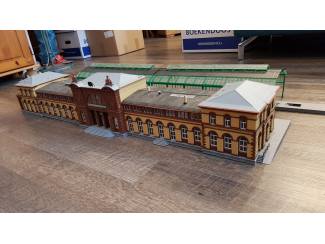 Kibri HO 39373 en 39565 Station Bonn en 2x overkapping - Reeds gebouwd - Modeltreinshop