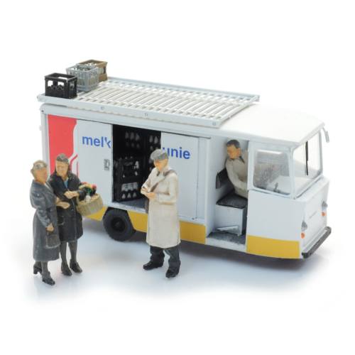 Artitec H0 5870049 Melkmannen met klanten 1940 - 1970 - Modeltreinshop