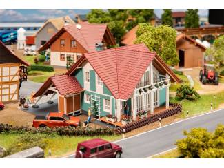 Faller HO 191815 Woonhuis met carport - Modeltreinshop