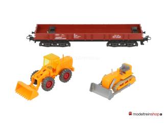 Marklin H0 4474 V01 Lageboordwagen met 2 bouwvoertuigen - Modeltreinshop