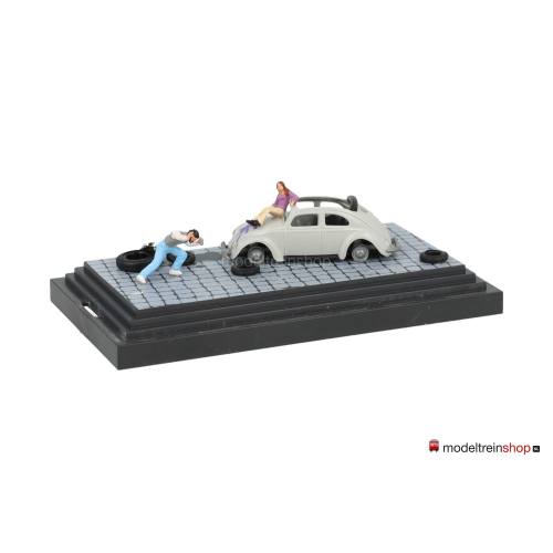 Busch H0 7637 Farbe bringt leben - Graffiti spuiter met VW kever - Modeltreinshop