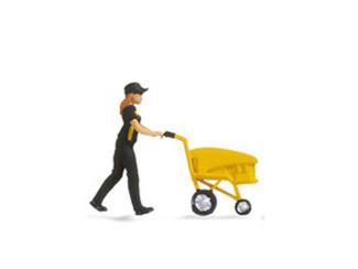 Noch H0 16524 Tiny-Scenes - Postbezorger duwt postkarretje - Modeltreinshop