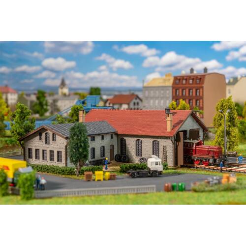 Faller N 222106 Twee-standplaats locomotiefloods met werkplaats - Modeltreinshop