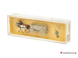 Preiser N 79475 set van 2 paarden met gesloten wagen en boer - Modeltreinshop