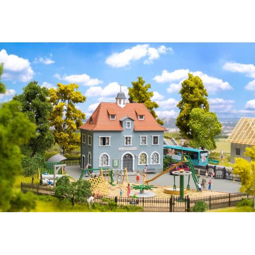 Faller HO 190087 start van het schooljaar - Modeltreinshop