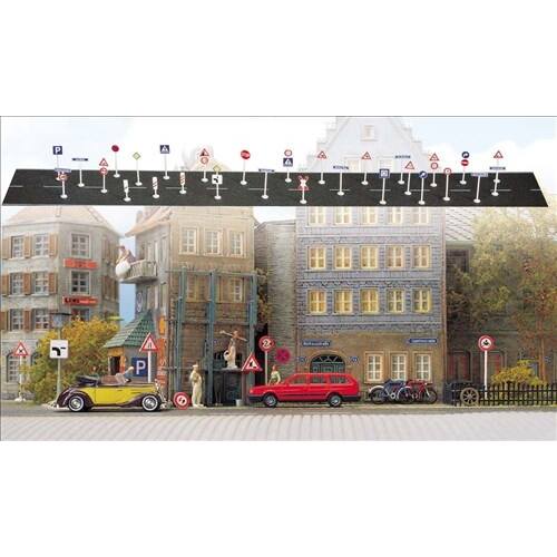 Busch H0 6028 Verkeersborden en straatnamen 256 stuks - Modeltreinshop