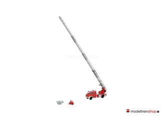Brekina H0 47073 Mercedes Benz L 1519 DLK 30 rood/wit met bedieningsstation Brandweer - Modeltreinshop