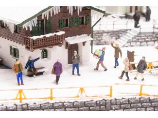 Faller H0 151711 Voorbijgangers in de winter - Modeltreinshop