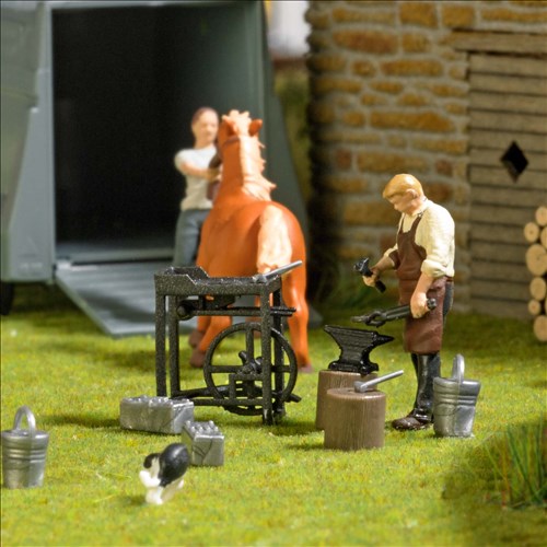 Busch H0 79820 Smid achter het aambeeld – Modeltreinshop Busch H0 79820 Smid achter het aambeeld - Modeltreinshop