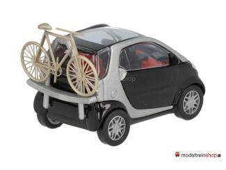 Busch H0 48907 Smart City Coupé met achterop fiets op drager - Modeltreinshop