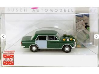 Busch H0 50509 Lada 1500 met bloemenkrans op motorkap - Modeltreinshop