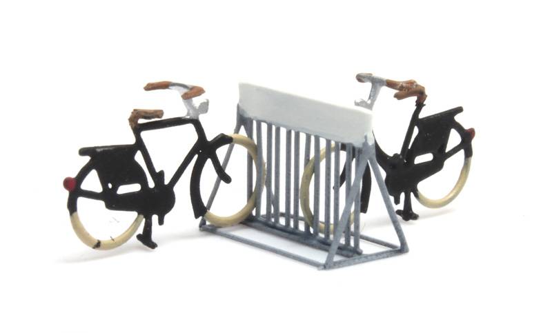 Artitec N 316.056 Fietsenrek met 2 fietsen – Modeltreinshop Artitec N 316.056 Fietsenrek met 2 fietsen - Modeltreinshop