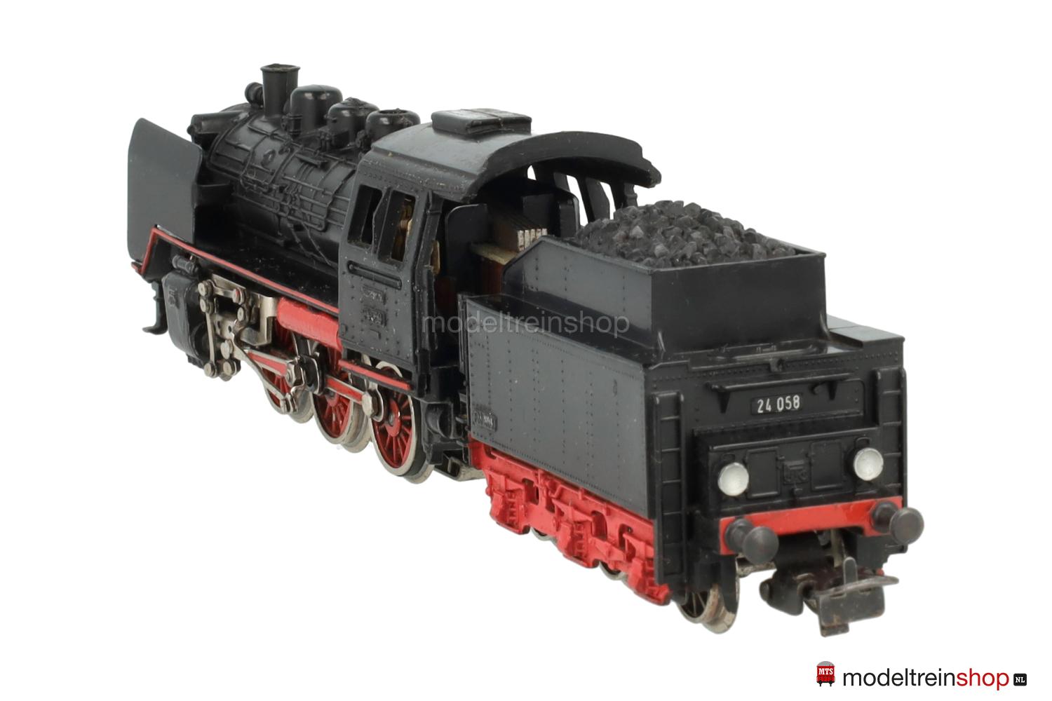 Marklin H0 3003 V01 Stoom Locomotief BR 24 met Tender DB – Modeltreinshop Marklin H0 3003 V01 Stoom Locomotief BR 24 met Tender DB - Modeltreinshop
